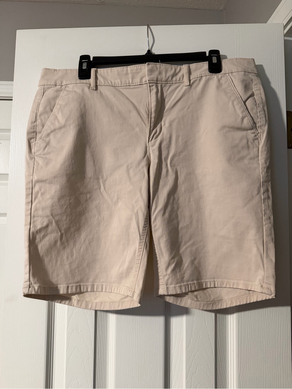 LOFT Light Beige Women's Bermuda Shorts